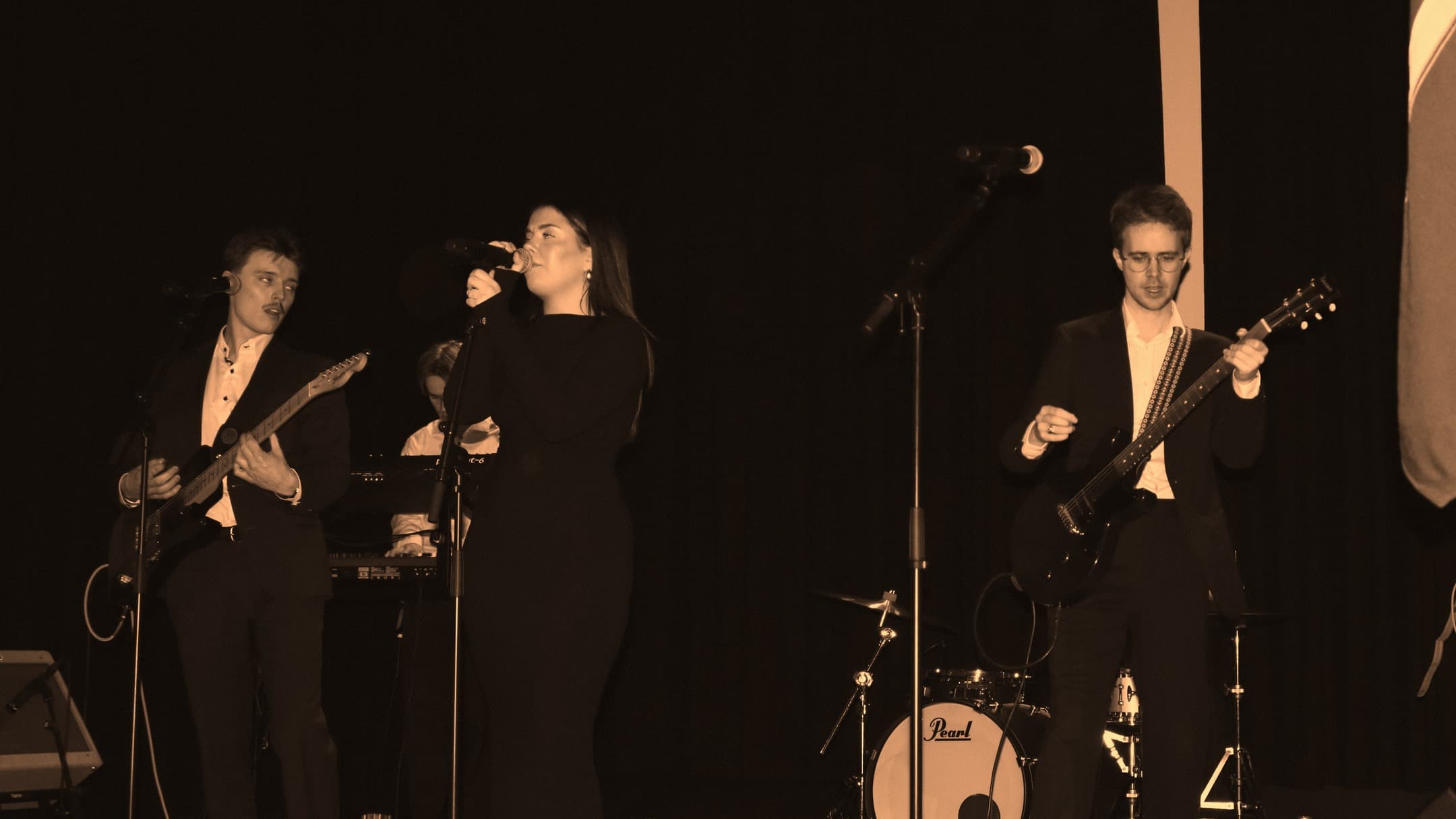 Mynd úr myndasafni Svartar Tekjur